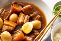 Hai “trợ thủ” nhỏ giúp món thịt kho mềm ngon, ai ăn cũng tấm tắc khen