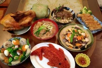 Mâm cỗ cúng ông Công ông Táo chỉn chu, đẹp mắt của bà nội trợ đảm