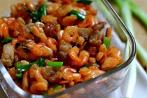 Mẹo rang tôm thịt lên màu đẹp, thơm nức mà không bị khô