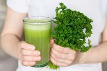 Rau mùi kích hoạt enzym gan, tăng khả năng thải độc