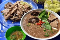 Cháo lòng thơm ngon nhưng nhóm người này nên hạn chế ăn