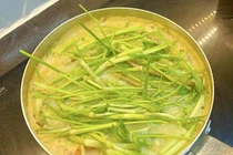 Cách làm canh khoai tây nghiền rau cần thơm ngon, dễ thực hiện