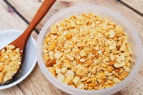 Hành trình của muối lạc từ quê nhà ra thị trường hiện đại
