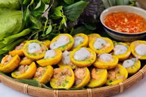 Tự làm bánh khọt ngon như ngoài hàng với nguyên liệu dễ tìm