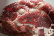 6 dấu hiệu cảnh báo thịt lợn bẩn, ăn vào dễ sinh bệnh