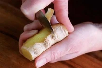 Ăn gừng nên gọt vỏ hay để nguyên? 