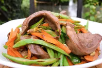 Tim lợn bổ dưỡng nhưng không phải ai cũng nên ăn nhiều