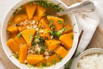 3 thói quen ăn bí đỏ nhiều người mắc, tiềm ẩn nguy cơ với thận