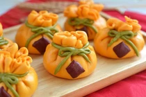 Tự làm bánh bao túi tiền dâng Thần Tài đẹp mắt, thơm ngon, ý nghĩa may mắn