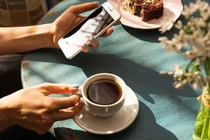 3 khung giờ 'phản tác dụng' của cà phê, uống vào càng dễ mệt