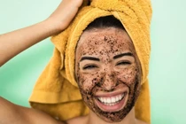 Đắp cà phê lên da 5 phút mỗi ngày, hiệu quả bất ngờ