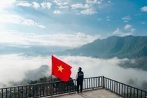 Không ồn ào, náo nhiệt, cung đèo này chinh phục du khách bằng vẻ đẹp nguyên sơ, khoáng đạt và những khoảnh khắc thiên nhiên tinh khôi vào mỗi sớm mai.