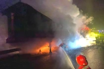 Xe đầu kéo chở than bốc cháy khi đang lưu thông trên cao tốc Bắc – Nam