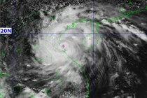 Mưa to, gió giật mạnh trước giờ bão số 5 Kajiki tiến vào đất liền
