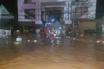 Tập trung ứng phó khẩn cấp với mưa lũ ở Nghệ An