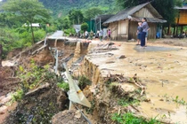 Khắc phục 10 tuyến quốc lộ và đường tỉnh bị hư hỏng do mưa lũ ở Nghệ An