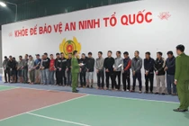 Đột kích sới gà, bắt 28 đối tượng đánh bạc dưới hình thức đá gà ăn tiền