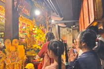 Lễ hội đầu xuân tại Đền Chợ Củi Hà Tĩnh thu hút hàng vạn du khách