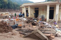 Nhiều trường học tan hoang sau lũ, Nghệ An nỗ lực dọn dẹp kịp đón năm học mới