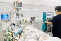 Cứu sống người đàn ông Đà Nẵng bị rắn hoa cổ đỏ cắn nguy kịch