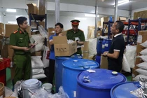 Khởi tố 2 nữ giám đốc sản xuất, buôn bán thực phẩm chức năng giả