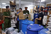 Khởi tố 2 nữ giám đốc sản xuất, buôn bán thực phẩm chức năng giả