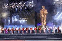 Khai mạc Lễ hội Làng Sen, triệu trái tim hướng về quê Bác