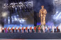 Khai mạc Lễ hội Làng Sen, triệu trái tim hướng về quê Bác