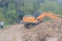 Hàng trăm hộ dân xã miền núi Nghệ An bị cô lập vì mưa lớn kéo dài