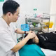 Tưởng con 'trúng gió', nhiều phụ huynh vô tình khiến trẻ liệt mặt nặng hơn