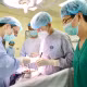 Cứu sống người đàn ông 74 tuổi với khối u phổi khổng lồ chèn ép tim