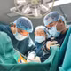 Tự nặn mụn, thanh niên 26 tuổi nhiễm khuẩn huyết, phải làm hậu môn nhân tạo