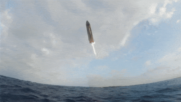 Trong khi đó, tấm chắn nhiệt của Starship đang hoạt động rất tốt.