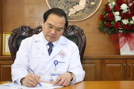 Hành trình của PGS.TS.BS Nguyễn Công Hoàng từ bệnh viện đến nghị trường