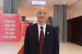 GS.VS Nguyễn Quốc Sỹ: Điều giữ chân nhà khoa học không chỉ lương cao