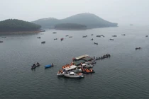 Khởi tố, bắt tạm giam lái tàu trong vụ chìm tàu trên hồ Thác Bà