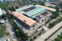 Cận cảnh nhà xưởng sản xuất nhôm kính trái phép ở Hà Nội