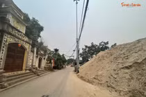 Nhan nhản bãi vật liệu nhếch nhác, ô nhiễm ở Tây Mỗ