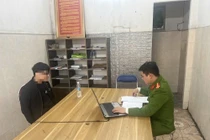 Tạt dung dịch tẩy bồn cầu vào mặt người tình vì chia tay bất thành