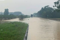 Cao tốc Thái Nguyên - Hà Nội ngập sâu, hướng di chuyển an toàn?