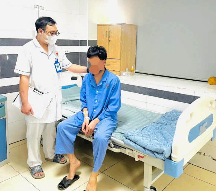 Tự dưng sưng đau cạnh hậu môn không ngờ bệnh khó chữa, nguy hiểm