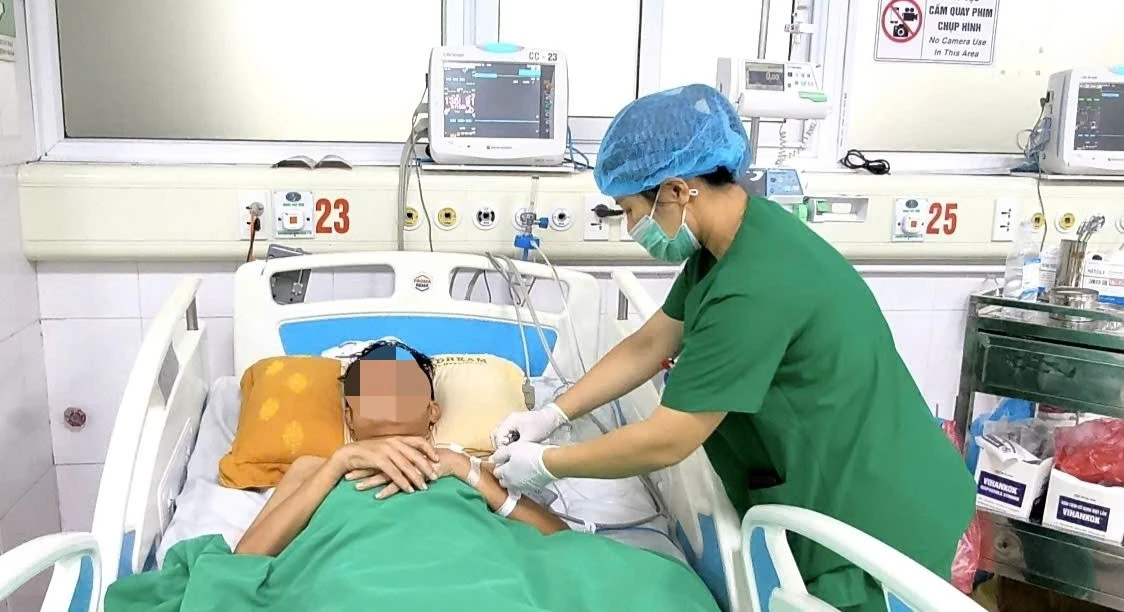 Thanh niên 39 tuổi bị Whitemore gây nhiễm trùng huyết, suy đa tạng