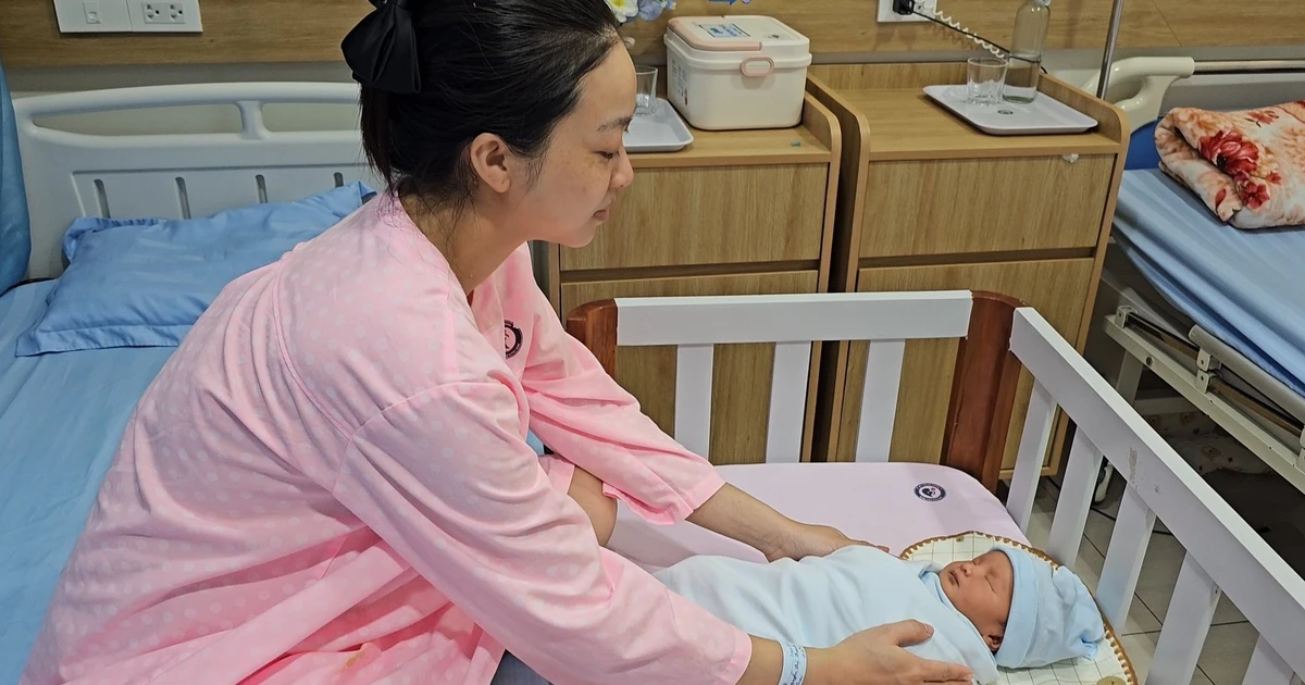 Thai phụ nhiều nguy cơ ở vết mổ cũ, u xơ và ngôi ngược