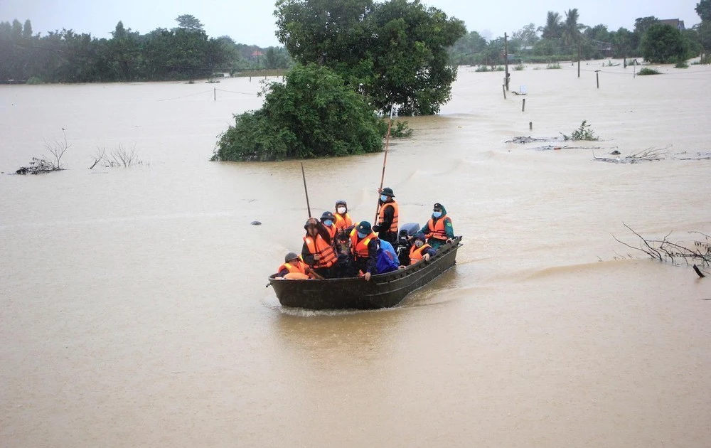 102 người chết và mất tích vì mưa lũ miền Trung