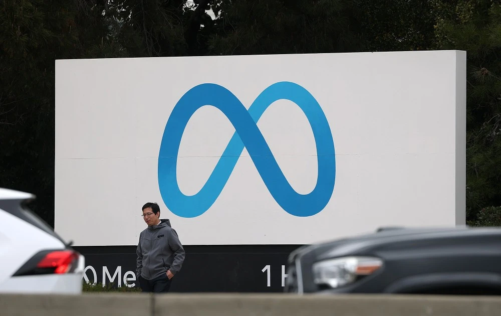 Meta phản bác cáo buộc dùng phim người lớn huấn luyện AI