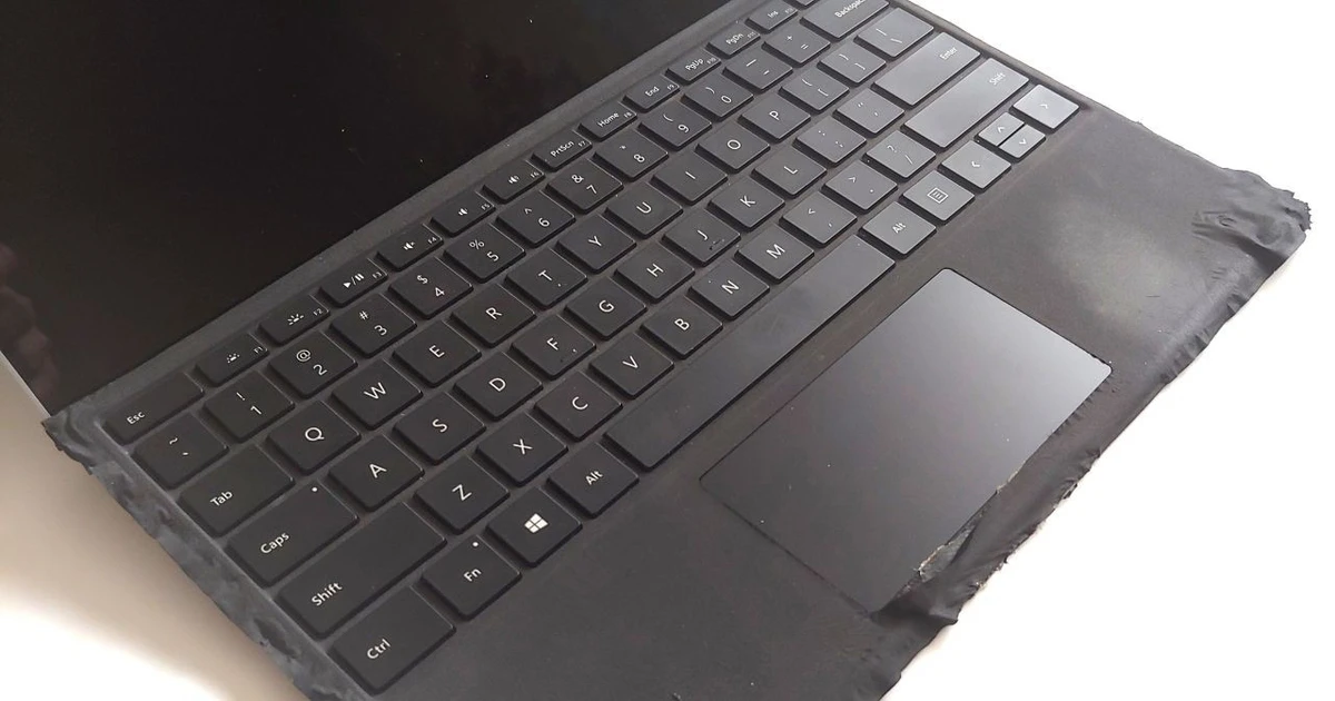 Microsoft loại bỏ bàn phím Alcantara sau 10 năm