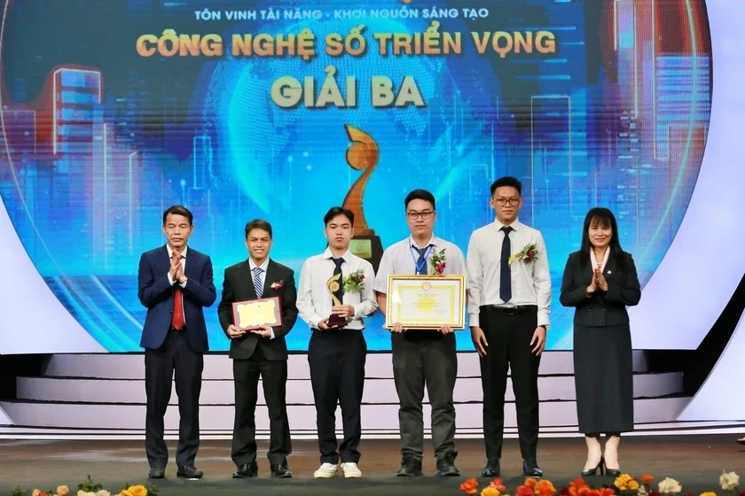 Điều đặc biệt ở công trình cảnh báo sạt lở sớm vinh danh Nhân tài Đất Việt