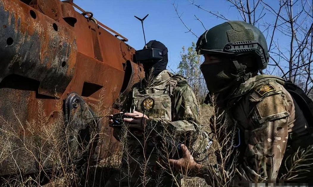 Thế trận thiên la địa vòng của Ukraine ở Pokrovsk và chiến thuật của Nga