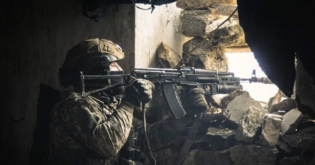 Chiến tuyến bị Nga cắt làm đôi, quân Ukraine ở Myrnohrad gặp thế khó