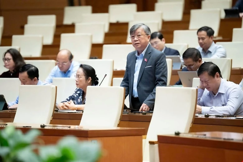 Cần chính sách đột phá về lương và chế độ cán bộ, công chức